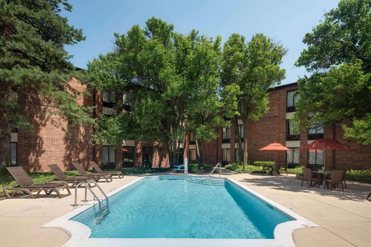 Best Western Chicago - Downers Grove Bagian luar foto