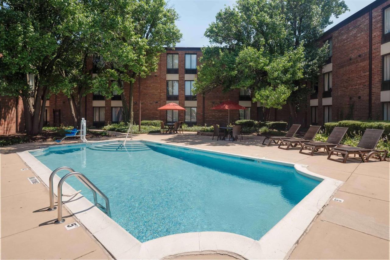 Best Western Chicago - Downers Grove Bagian luar foto